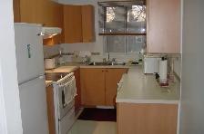 Room with private balcony near University - Photo 2