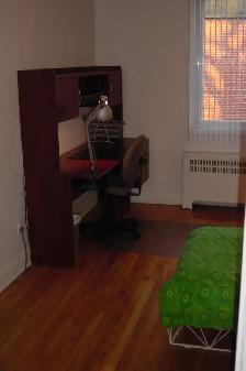 Room with private balcony near University - Photo 4