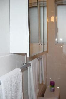 Room with private balcony near University - Photo 8