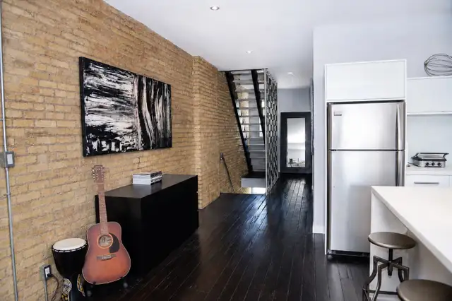 ULTRA MODERN INDUSTRIAL LOFT IN CENTRAL LONDON – EXPOSED BRICK! - Photo 3
