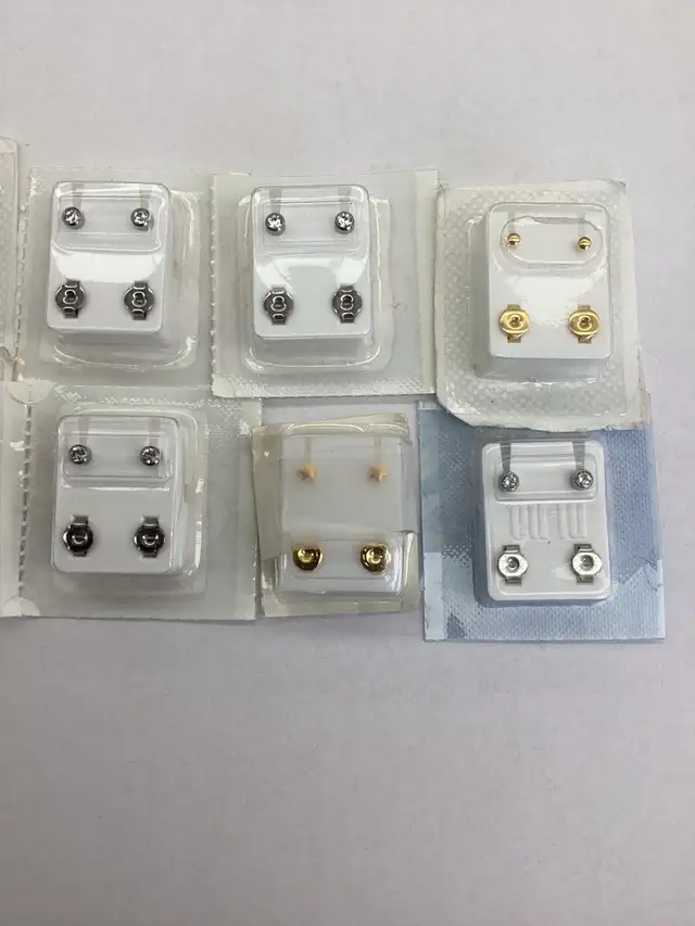 boucle d’oreilles en stainless 5$ chacune