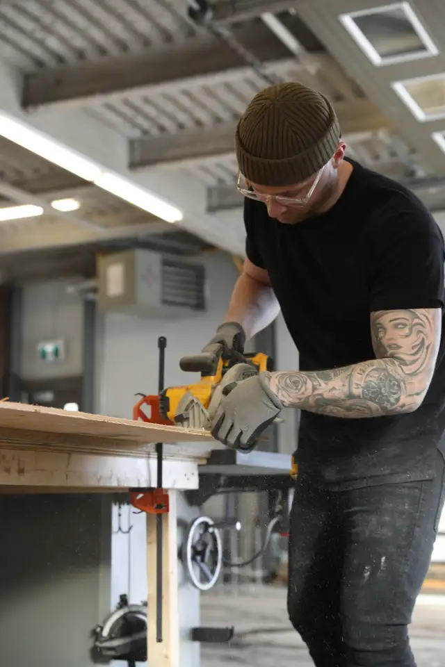 OPPORTUNITÉ D’EMPLOI – TECHNICIEN VR – AMÉNAGEMENT DE VANS - Photo 3