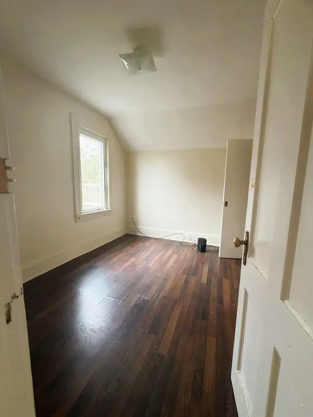 79 Hayes St, Room 1, 1-bedroom (1bath1kt 2F) North, All included - Photo 2