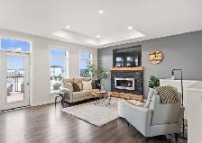 3bdrm Bungalow on beautiful pie-shaped Lot overlooking the lake - Photo 2