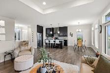 3bdrm Bungalow on beautiful pie-shaped Lot overlooking the lake - Photo 3