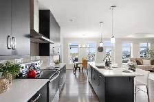3bdrm Bungalow on beautiful pie-shaped Lot overlooking the lake - Photo 4
