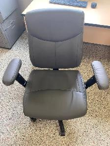 Adjustable Rolling Office Chairs