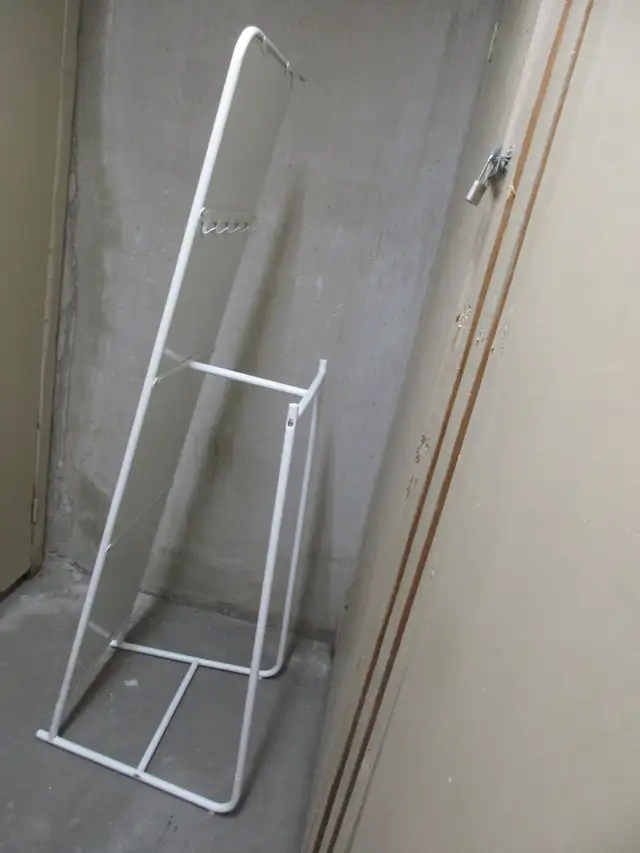 large self standing mirror - Photo 2