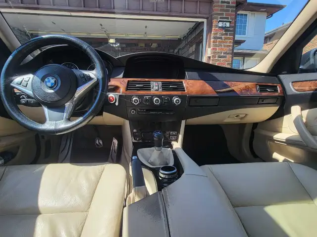 2010 BMW 528xi Manual - Photo 6
