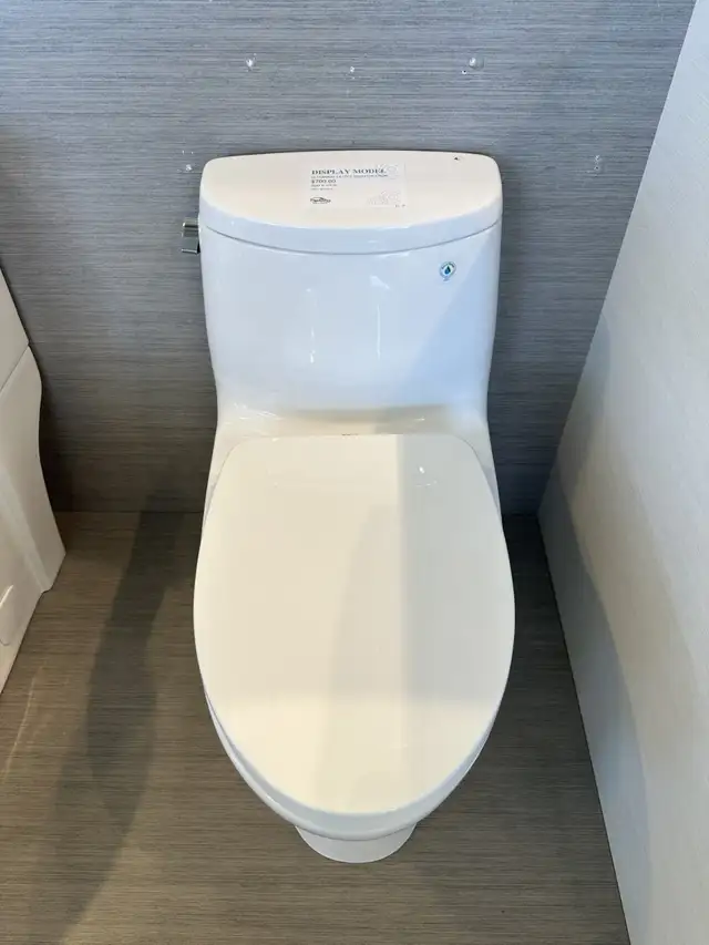 SKU 9010615 – TOTO Ultramax II Comfort Height One-Piece Toilet