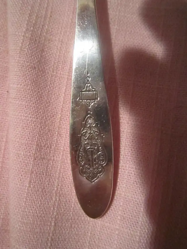 #14-A  BIRD OF PARADISE silverware set for 12