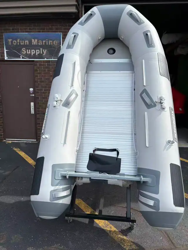 10 ft inflatable boat perfect for fishing and family use - Photo 9
