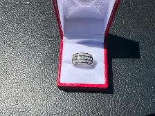 #813 - 14kt White Gold, Princess Cut Diamond Band, Size 6 - Photo 2