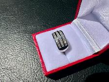 #813 - 14kt White Gold, Princess Cut Diamond Band, Size 6 - Photo 5