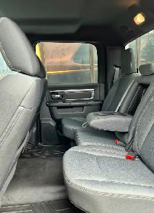 RAM 1500 Classic Warlock Crew Cab | LOW MILEAGE | Backup Camera - Photo 7
