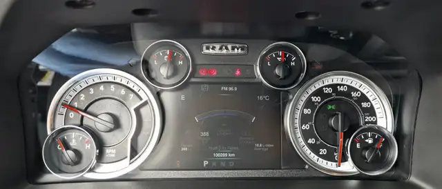 RAM 1500 Classic Warlock Crew Cab | LOW MILEAGE | Backup Camera - Photo 10