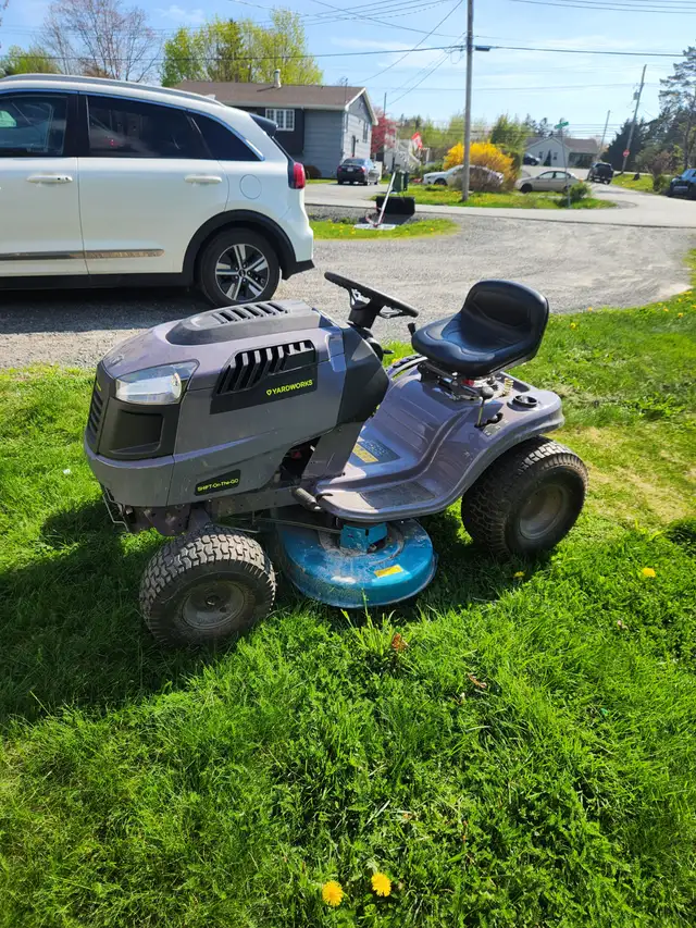 Yardworks Ride on lawnmower for sale