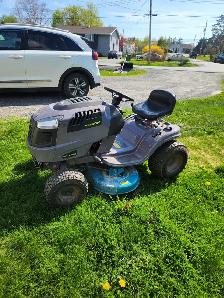 Yardworks Ride on lawnmower for sale