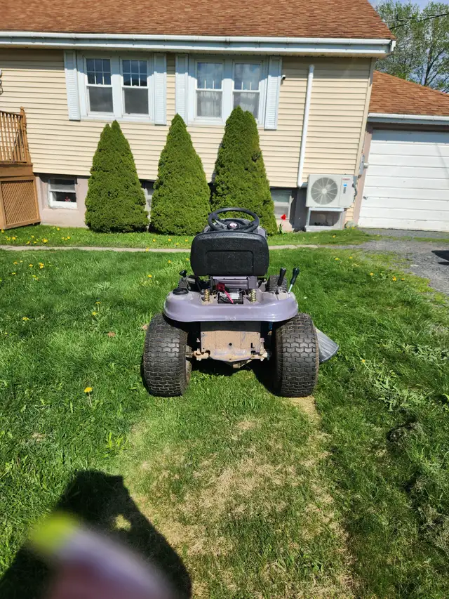 Yardworks Ride on lawnmower for sale - Photo 4