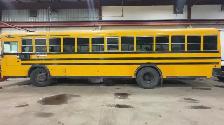 BUS FOR SALE / BUS À VENDRE 899,00$ - Photo 2