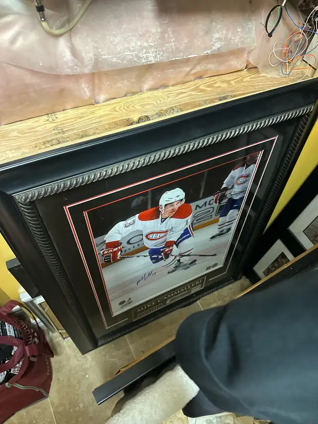 Santa Framed Picture and New York Skyline - Photo 2