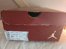 ! Air Jordan 1 Mid Red - Size 6.5 = mint   collector card. - Photo 3