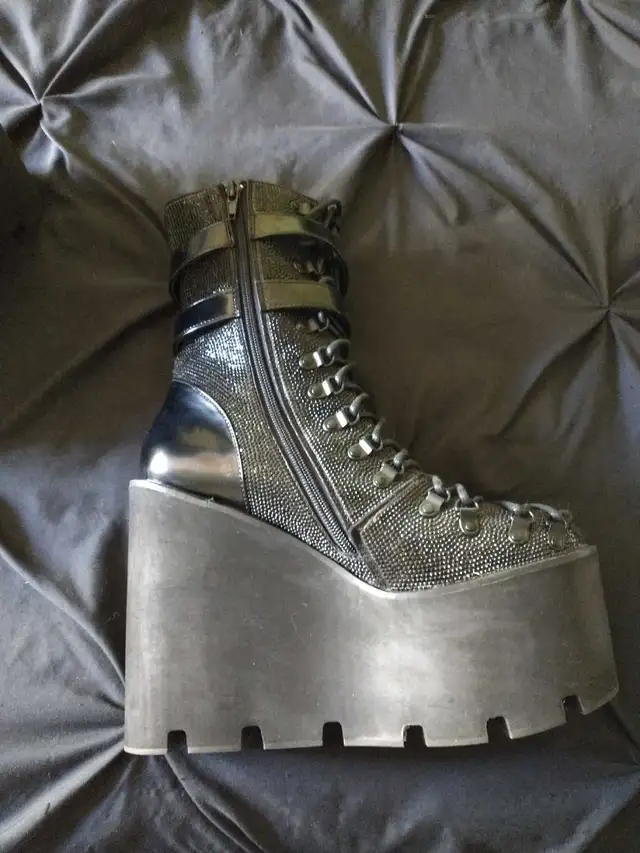 women's size 11 platform boots - Photo 3