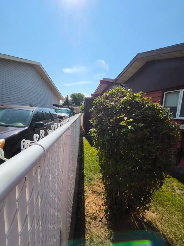 Edmonton Fence Builders — 11 Years, Licensed, Insured, 2-Yr Warr - Photo 3