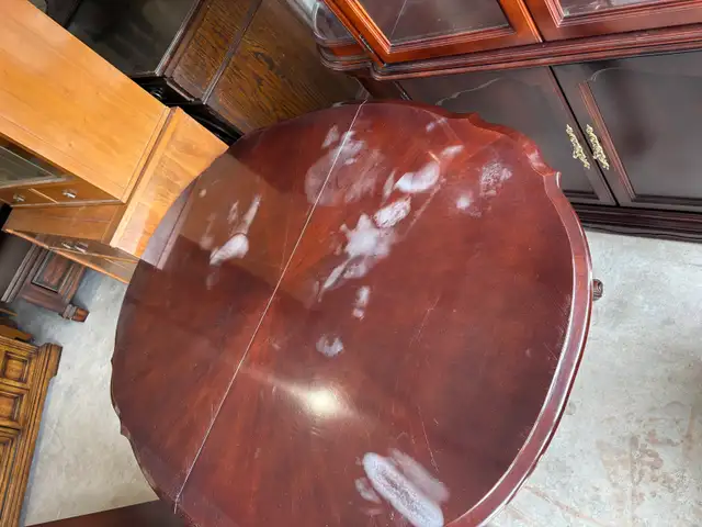 Free delivery used Mahogany Dining Table with Leaf Inserts