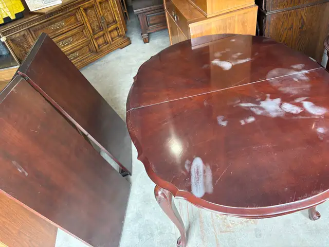 Free delivery used Mahogany Dining Table with Leaf Inserts - Photo 3