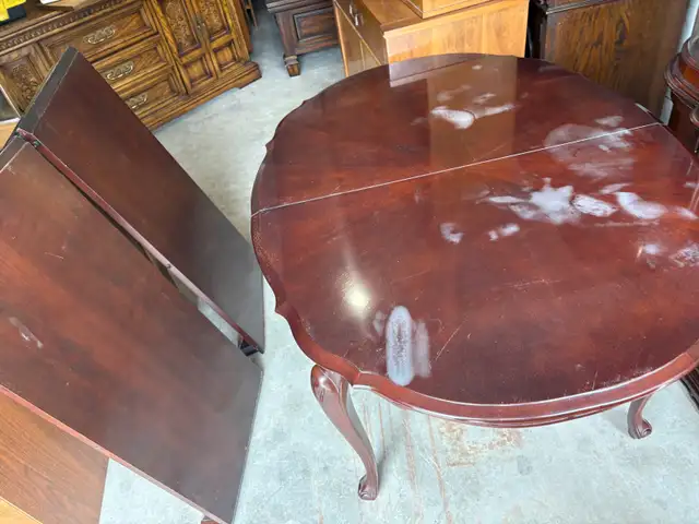 Free delivery used Mahogany Dining Table with Leaf Inserts - Photo 4