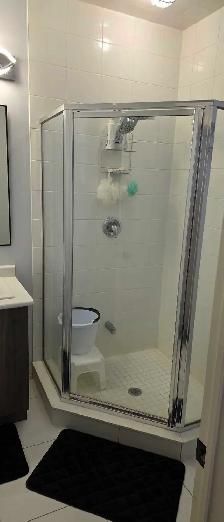 Fully furnished room for rent with 1 Parking Spot - Photo 9