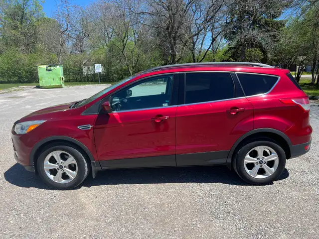 2014 Ford Escape Only 95,000kms - Photo 2
