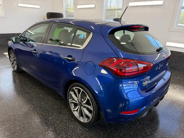 2017 Kia forte5 SX Only 87,000KM! Fully loaded! - Photo 2