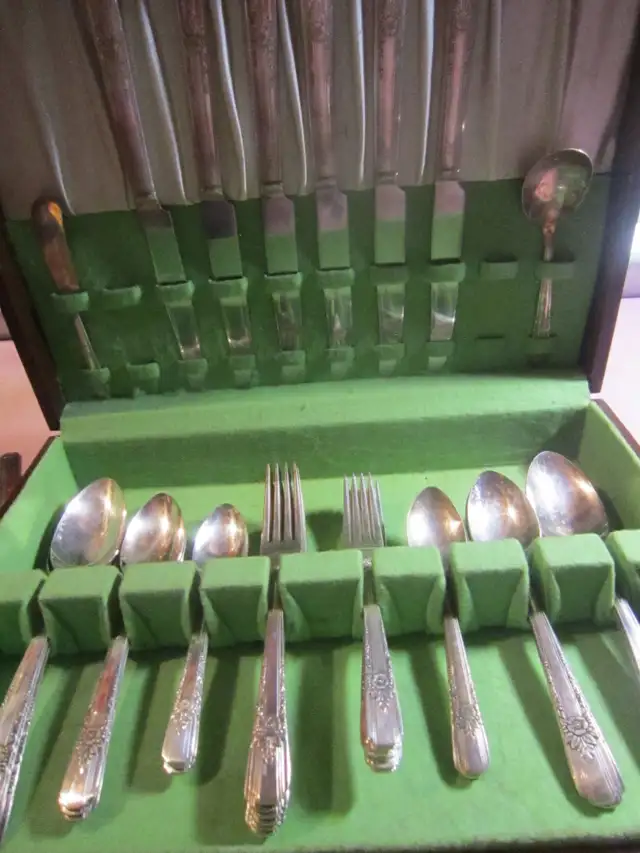 #69A   L A ROSE silverware set for 6 - Photo 2