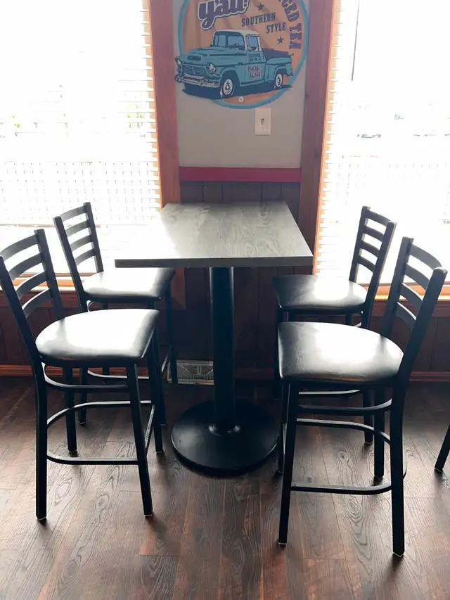 Commercial-Grade Bar Stools & Pedestal Tables – Great Condition - Photo 5