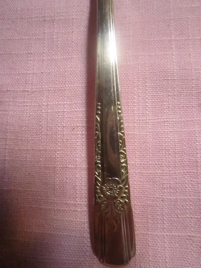 #69A   L A ROSE silverware set for 6