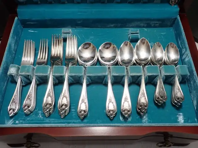Old Colony Pattern Silverware - Photo 4