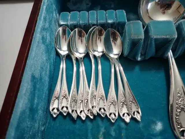 Old Colony Pattern Silverware - Photo 7