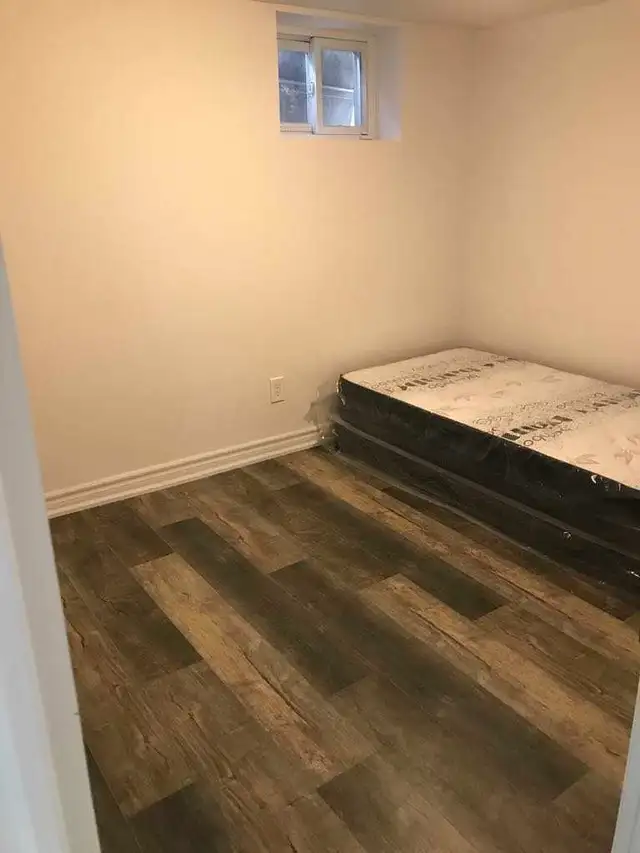 Basement room for rent near Kennedy Subway - Photo 4