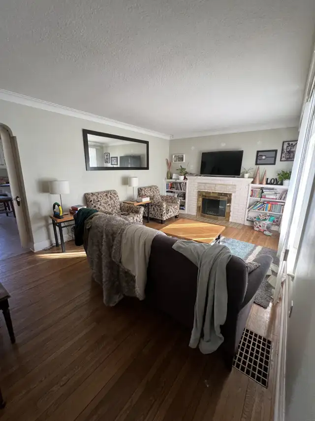 Cute two bedroom house in northend Sarnia - Photo 2