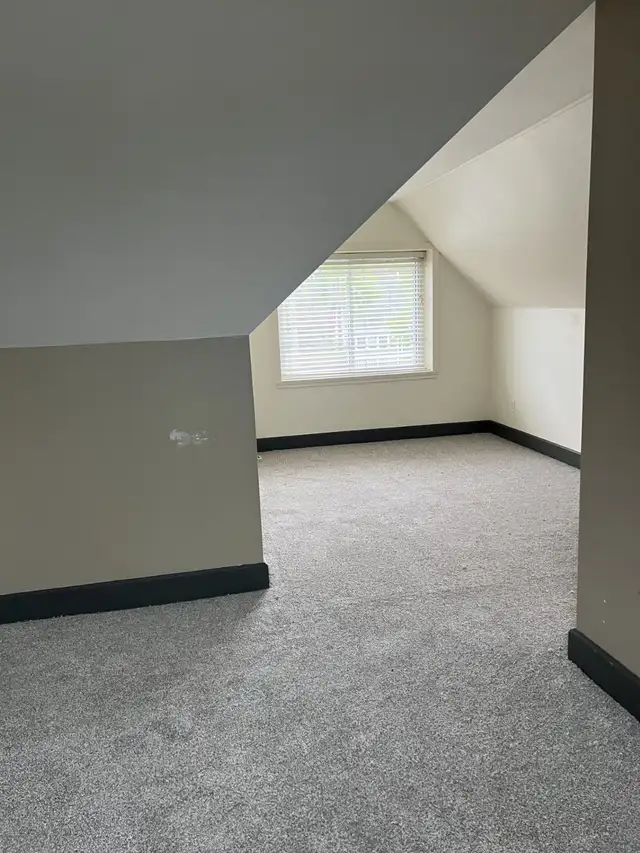 Cute two bedroom house in northend Sarnia - Photo 3