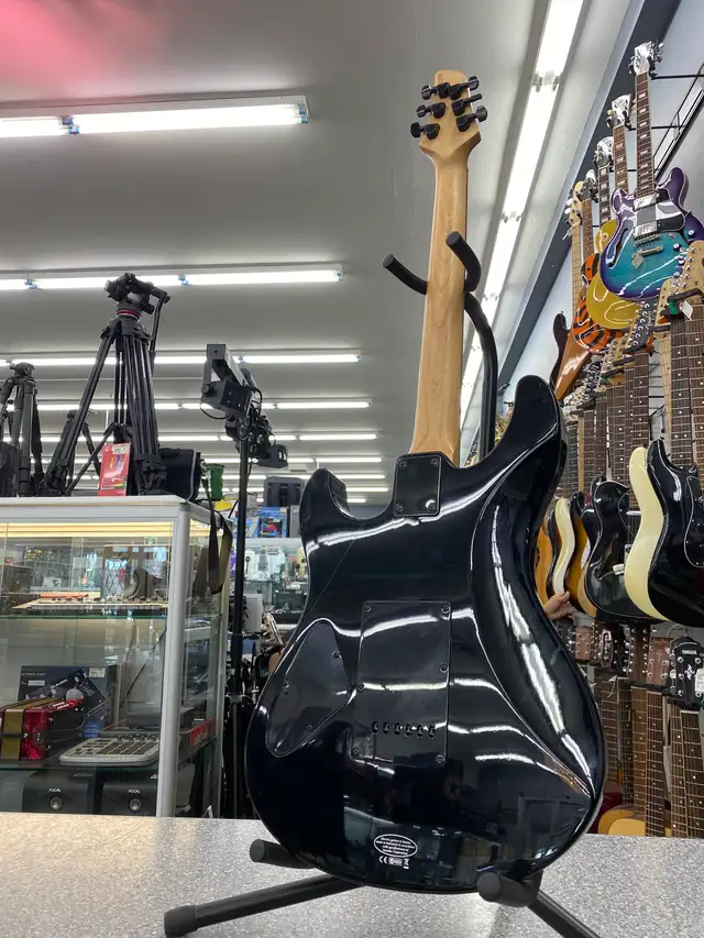 Yamaha RGX121Z Electric Guitar - Photo 2