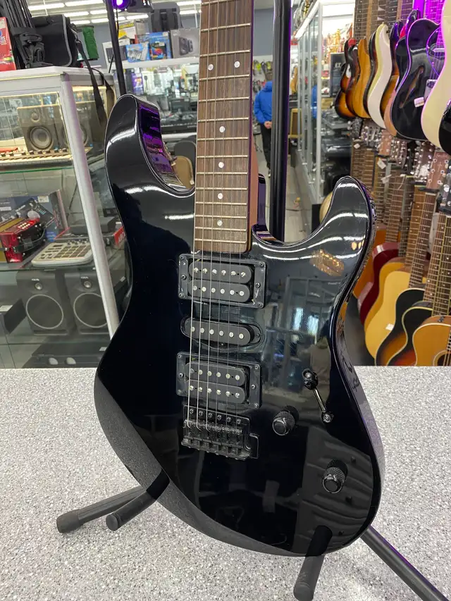 Yamaha RGX121Z Electric Guitar - Photo 3