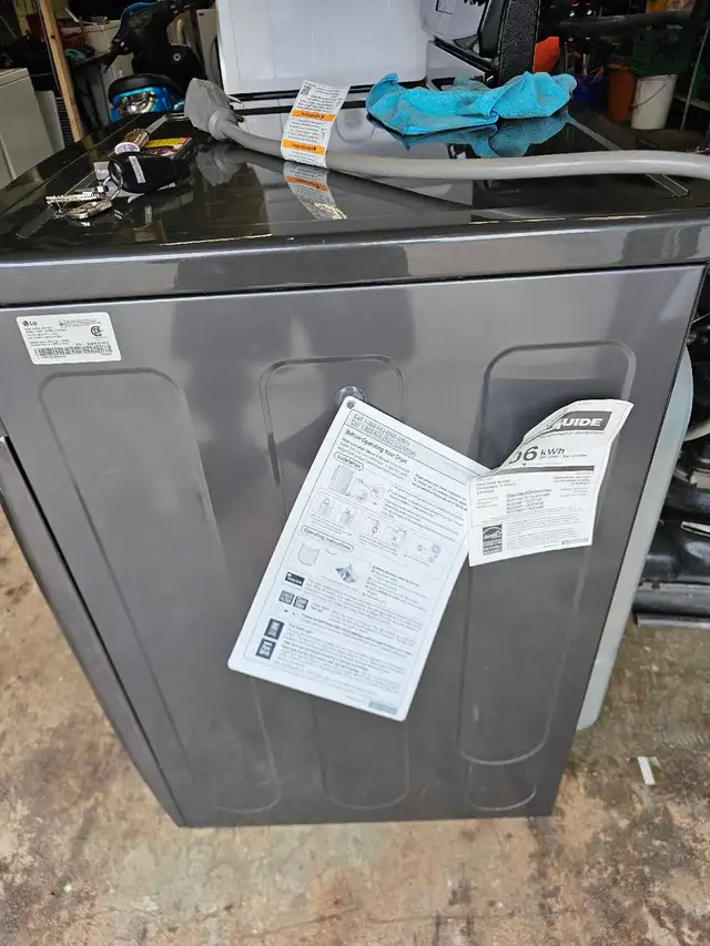 LG dryer NEW ! sale - Photo 2