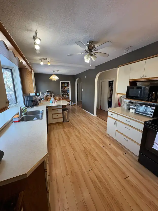 Acerage For Sale! 5 Beds, 2 Baths - Photo 4