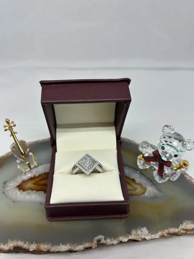 Illusion Princess cut Diamond Ring
