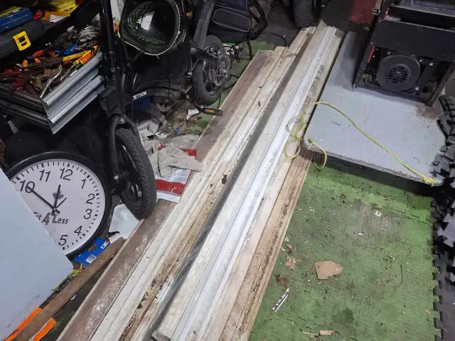 baseboard molding