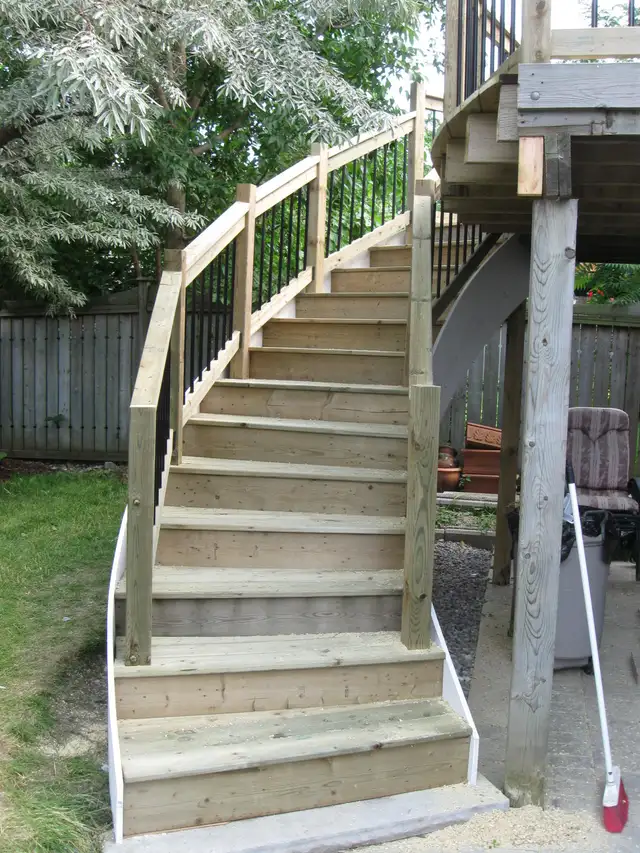 Todd's Deck and Fence - Photo 4