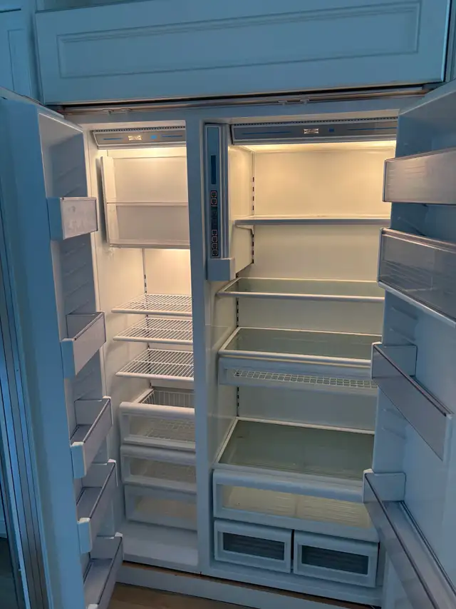 Subzero fridge & freezer - Photo 2